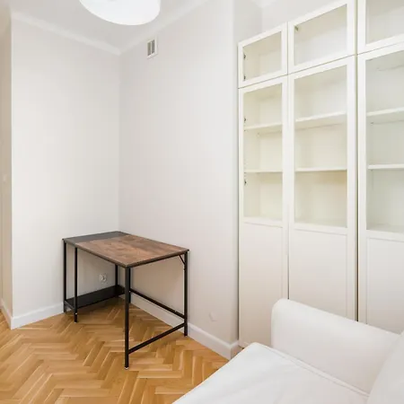 Royal Baths Bright By Bookinghost *